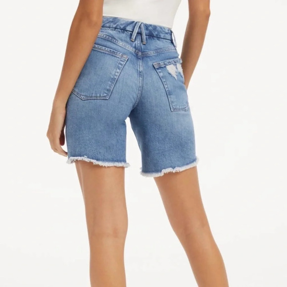 Good American Good Icon Short in Indigo073 - Picture 3 of 16